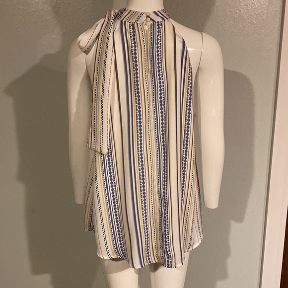 Gilli Pinstriped Sleeveless Blouse w/Tie - Picture 5 of 10